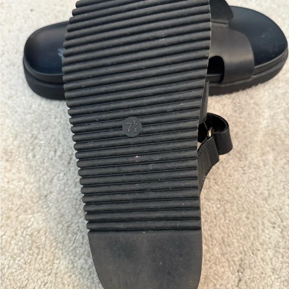 Wild Fable Black Slide Sandals - Picture 2 of 3